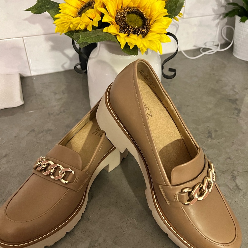 Naturalizer Women's Desi Loafer Shoes Leather